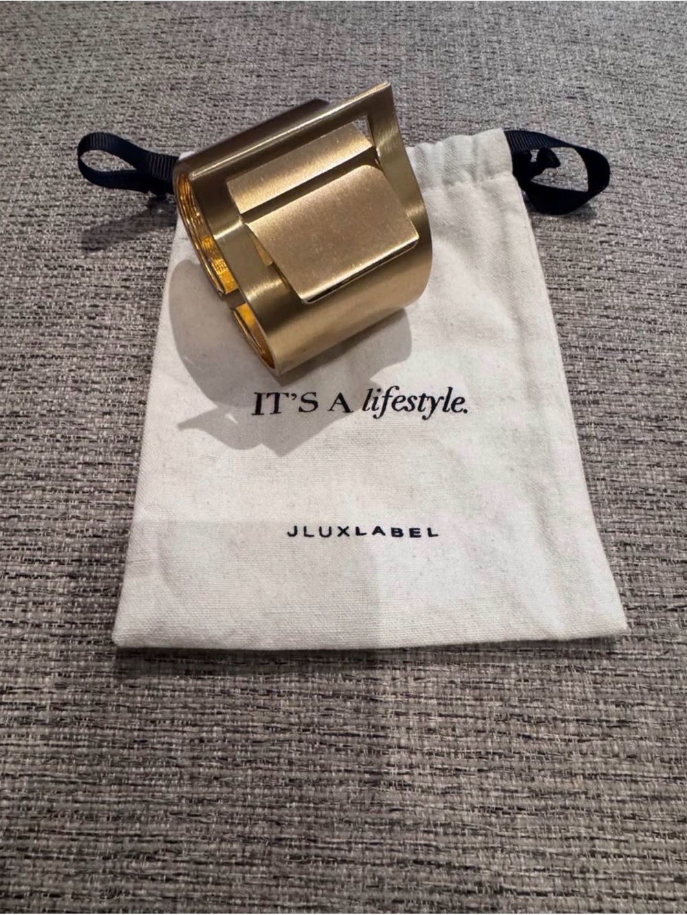 JLUXLABEL Gold Open-Frame Hinge Cuff